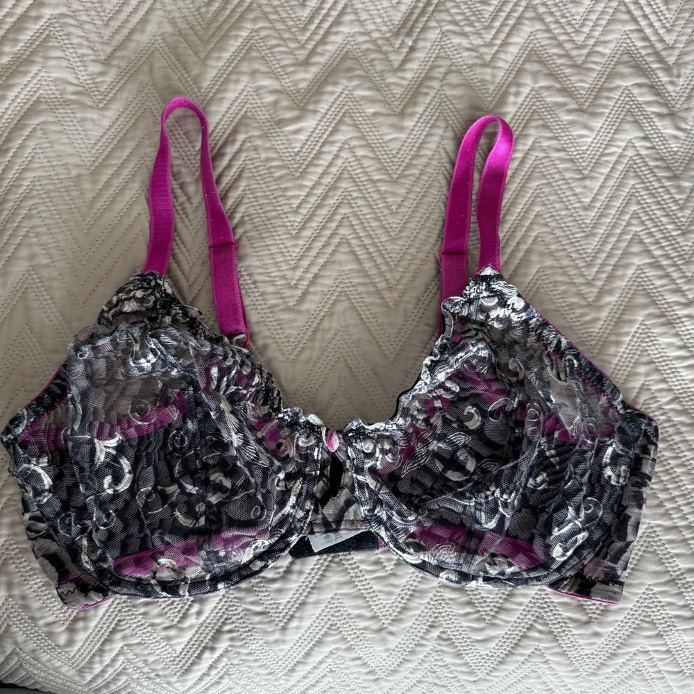 Wacoal Lace Underwire Bra - SIZE 38DD